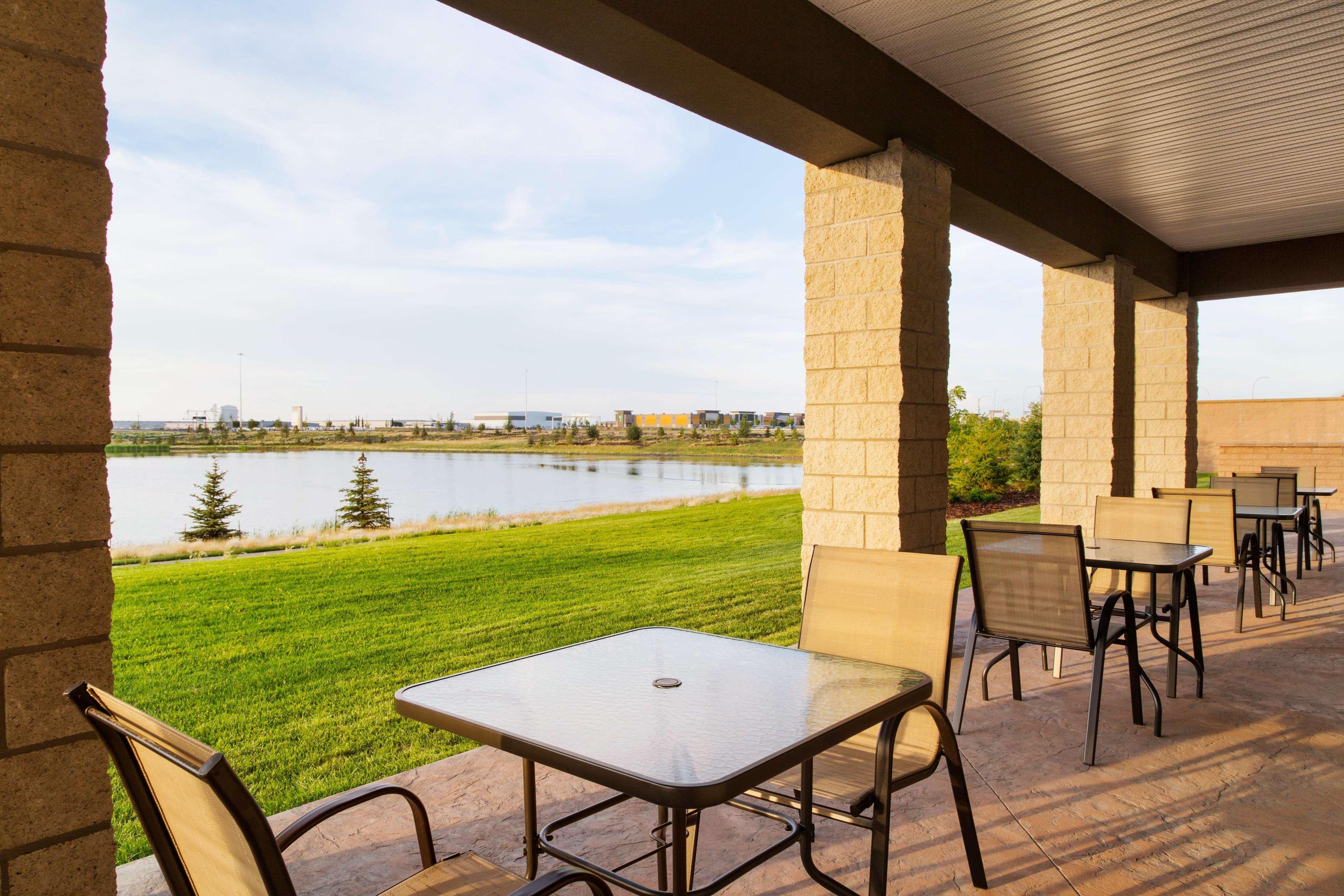 Hampton Inn By Hilton Edmonton/Шервуд-Парк Экстерьер фото
