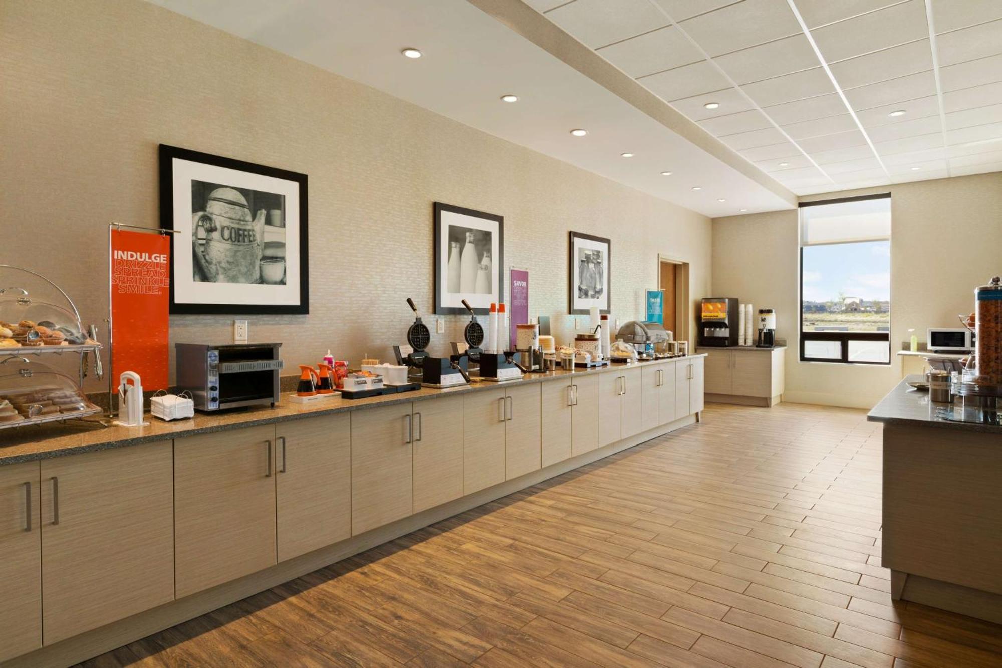 Hampton Inn By Hilton Edmonton/Шервуд-Парк Экстерьер фото